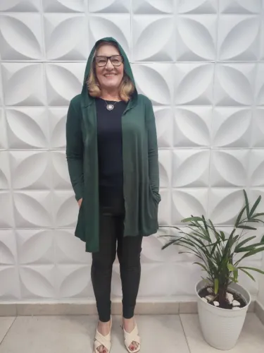 Cardigan Feminino com Capuz - Leveza, Estilo e Conforto o Ano Todo!