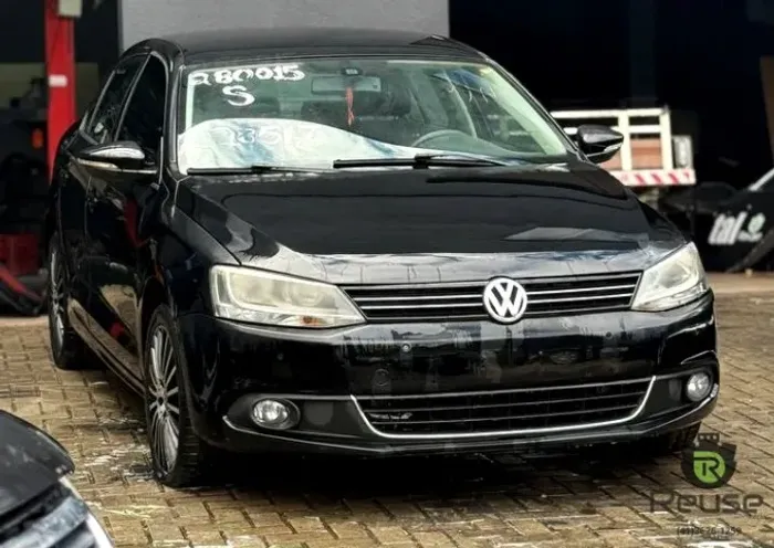 Sucata Volkswagen Jetta Comfortline 2011 2012 Retirada de peças Motor Cambio Frentão 
