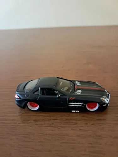 Miniatura Mercedes-Benz SLR McLaren