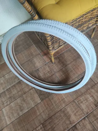 Pneus para cadeira de rodas
