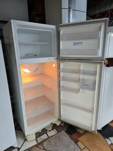 Geladeira Electrolux FUNCIONANDO PERFEITAMENTE 