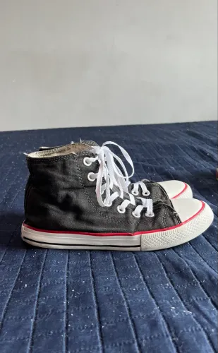 Tênis cano alto preto tam. 37 - estilo clássico casual