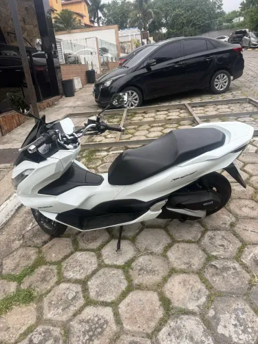 Honda pcx dlx 160 2024 sou particular