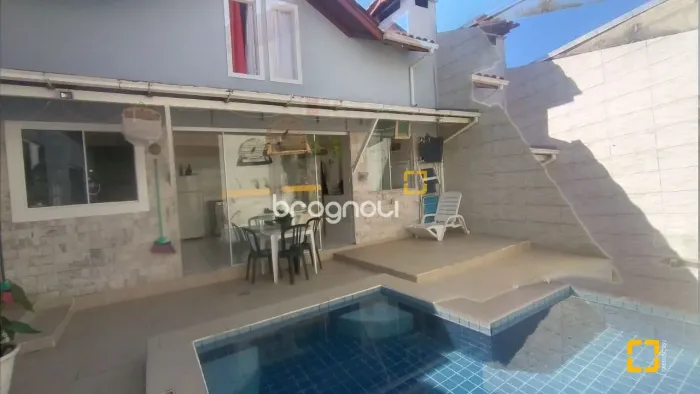Casa com 4 quartos, piscina no Monte Verde, Florianópolis