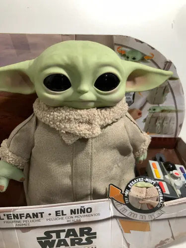 Baby Yoda Mattel com controle remoto