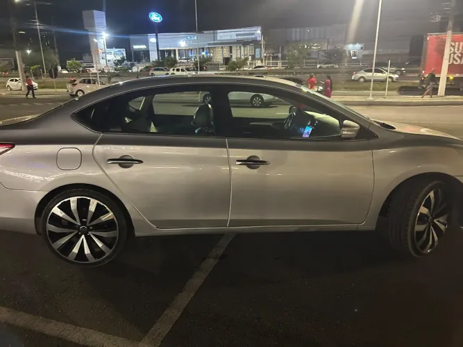 Nissan Sentra SL 2.0/ 2.0 Flex Fuel 16V Aut. 2015