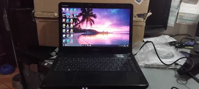 Note book dell intel core i3 ghz 2.4 memoria 3gb sd 200 tela led na caixa