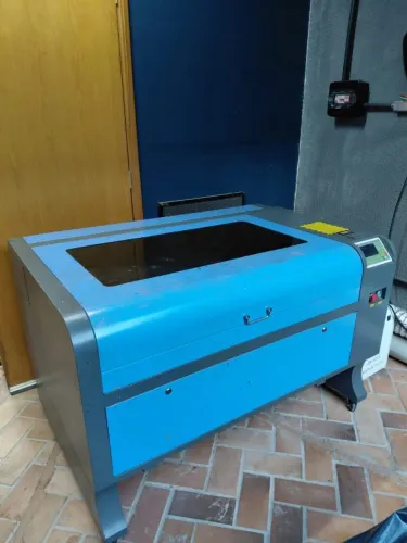 Maquina CNC Laser