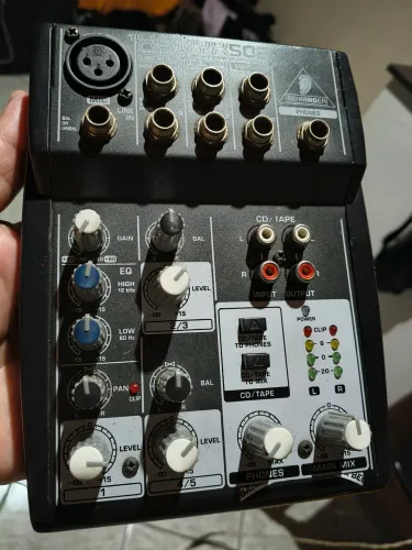 Mesa de som Xenyx 502 Behringer