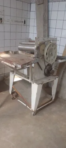 Venda de modeladora de pão