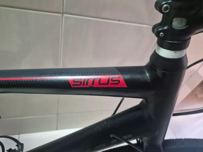 Bicicleta specialized  Sirrus elite 700