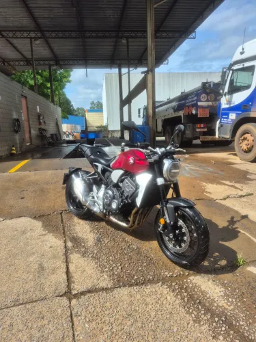 Cb1000r