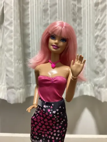 Barbie fashionistas swappin styles