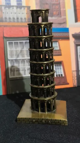 Torre de Pisa em Ferro - 15 cm