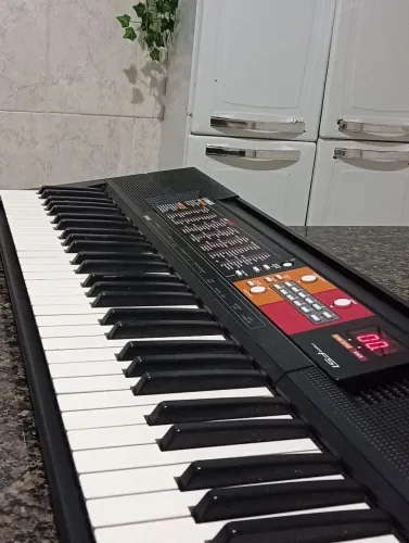 TECLADO PSR 61 - USADO/CONSERVADO