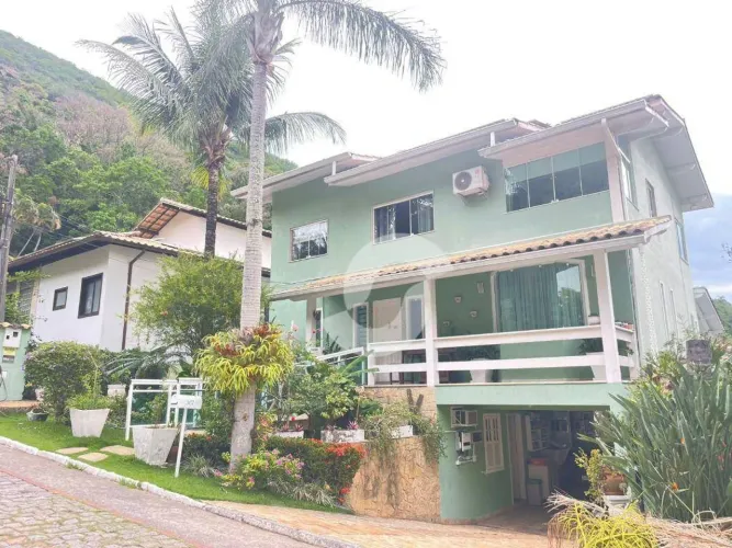 Casa com 5 dormitórios à venda, 379 m² por R$ 2.600.000,00 - Itacoatiara - Niterói/RJ