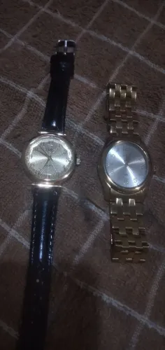 2 relógios de pulso feminino