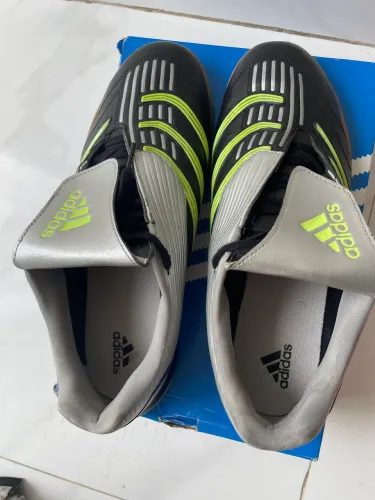 Tênis / chuteira adidas Predator 