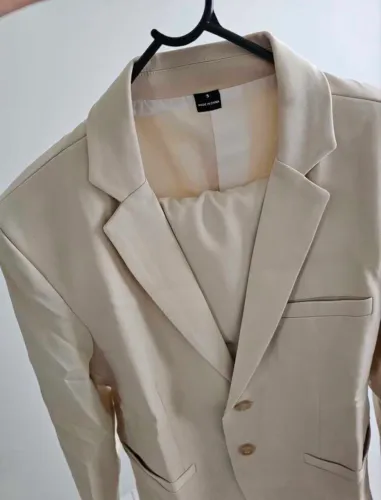 Conjunto de terno/paletó bege