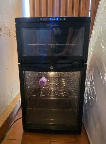 ADEGA CLIMATIZADA EASY COOLER 25 GARRAFAS/DE COMPRESSOR