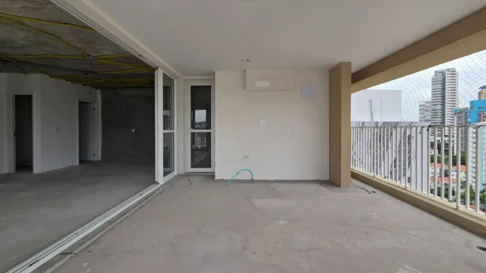 APARTAMENTO À VENDA EM SUMARÉ, 3 SUÍTES. 2 VAGAS DE GARAGEM + DEPÓSITO.