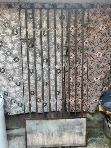 Grade de Porta de Ferro com Chapa