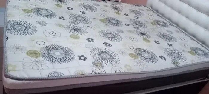 Vendo colchão semi ortopédico leia descrição.