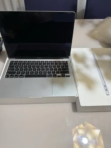 Mac book air M1 2020 para retirada de peças
