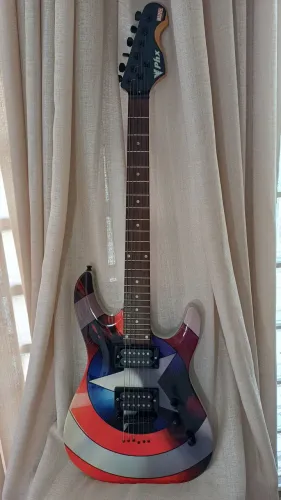  Guitarra PHX Marvel Capitão América Adulto (24 Trastes / 2 Humbuckers)