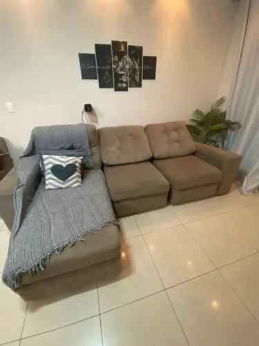     Sofá Retrátil e Excelente Estado