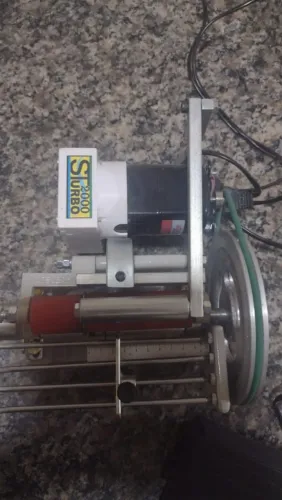 Maquina de cortar viés