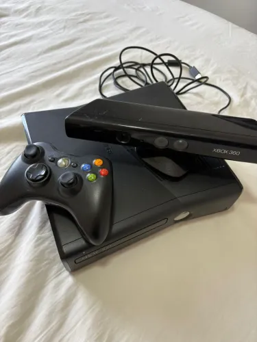 Xbox 360 com kinect + jogos originais GTA5, just dance etc ?