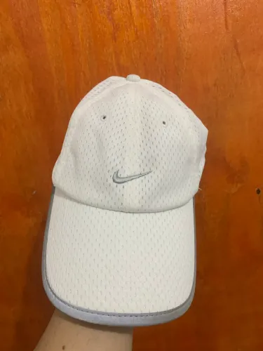 Boné Nike Redinha anos 2000