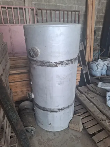 Tanque de alumínio com suporte