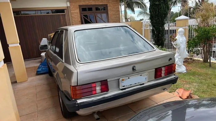 Ford Escort Ghia 1.8i / 1.8 / 1.6 (álcool) 1985