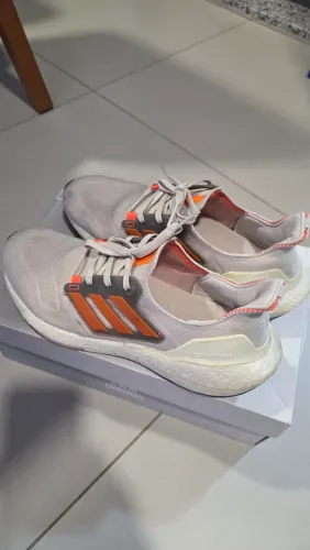 Tênis Adidas