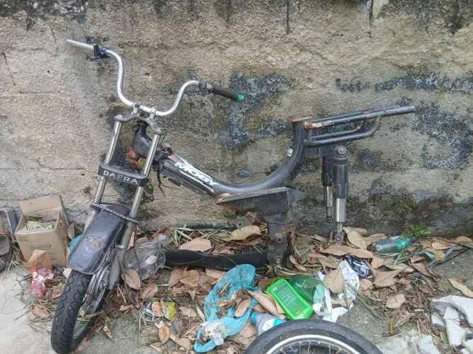 Quadro de mobilete adputado pra motor de bis 100