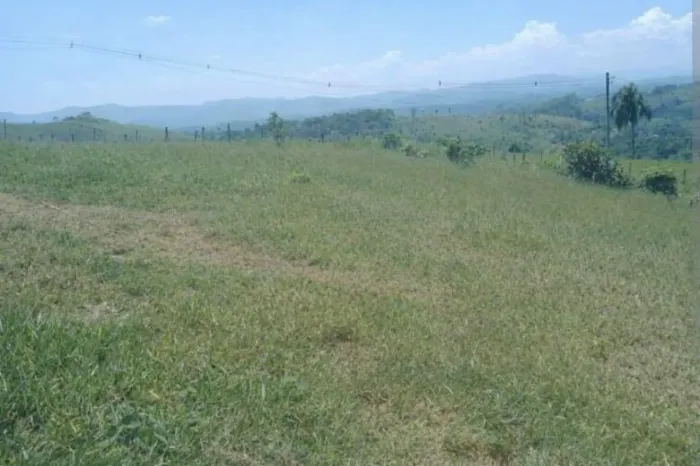 Terreno em araças com documentação paselo ou troco por moto