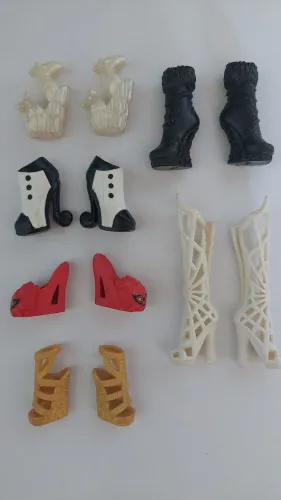 Lote de Sapatos boneca Monster High G1 e Ever After High