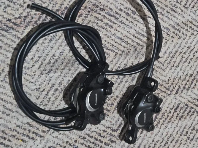Par de pinças Shimano MT 446, com mangueiras.