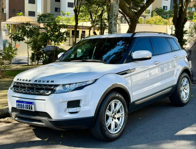 Land Rover Range Rover Evoque Pure 2.0 Aut. 5P 2013