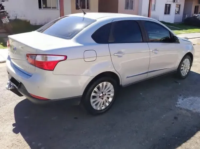 Fiat Grand Siena Essence Dual. 1.6 Flex 16V 2016