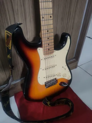 Guitarra strato Michael