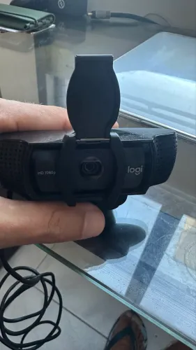 Webcam Logitech Full HD 1080p - Ótima qualidade para chamadas e gravações