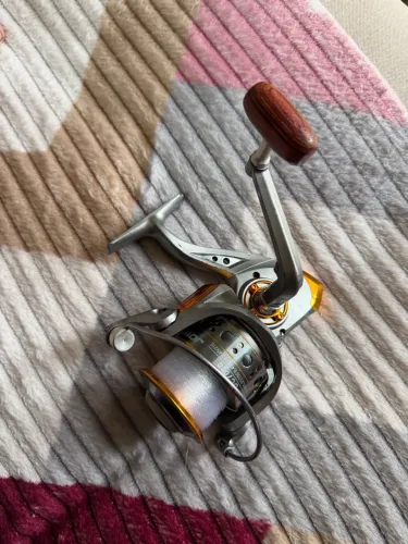Molinete de pesca modelo 7000