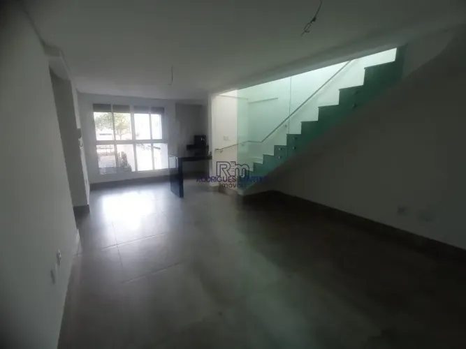 Cobertura à venda com 03 quartos no bairro Castelo