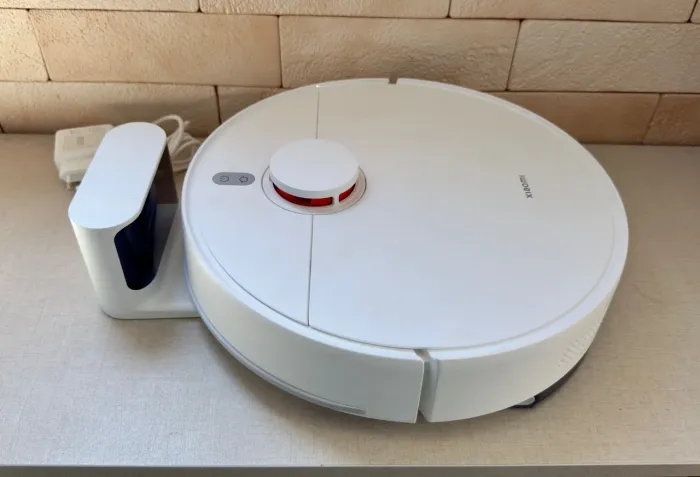 Robô Xiaomi S40C Bivolt (aspira/passa pano) - Perfeito Estado