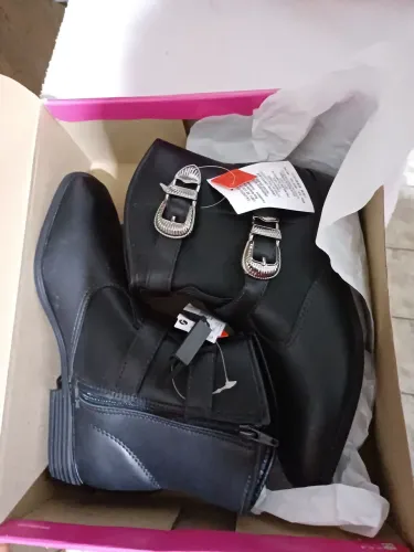 BOTA INFANTIL MOLEKINHA NOVA