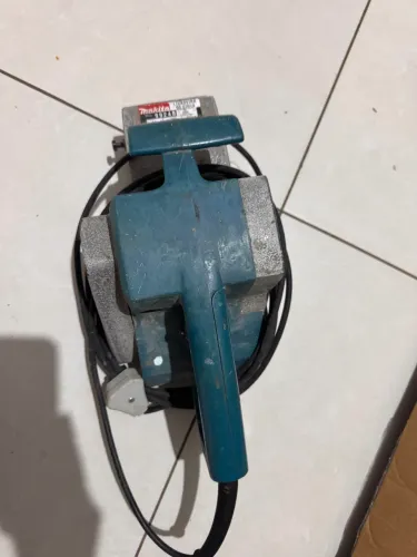 Lixadeira de Cinta Industrial Makita 9924B (220V) - Funcionando