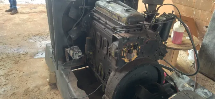 Motor Detroit 4-71 diesel 140cv funcionando 
